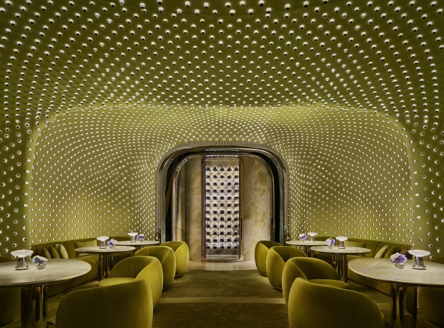 No arranha-céu The Henderson, em Hong Kong, Peridot chama a atenção pelo projeto futurista • © Henderson Land/Prix Versailles