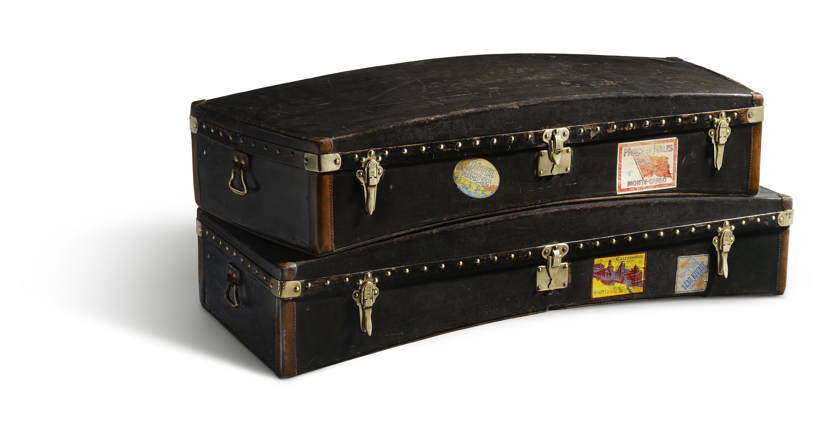 Baús da Louis Vuitton em couro preto, de 1909 • TOUS DROITS