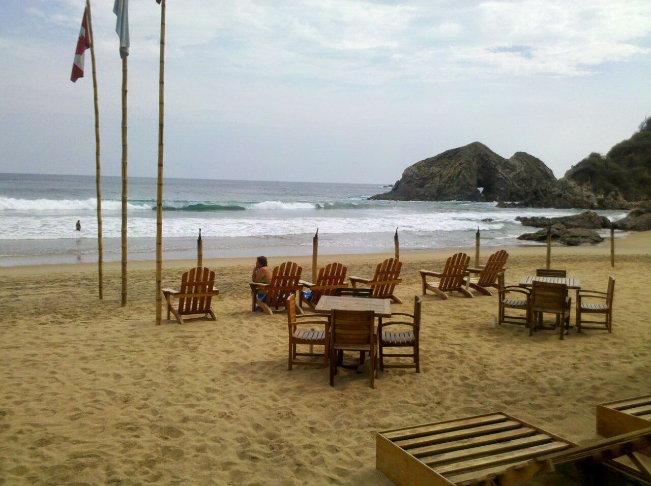 Cenas do filme "E Sua Mãe Também" foram gravadas na praia de nudismo Zipolite, no México • Wikimedia Commons/CC BY-SA 3.0