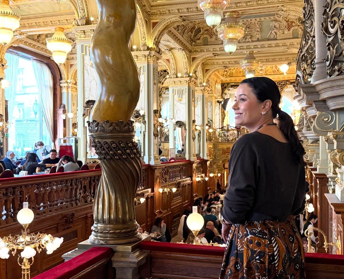 Daniela Filomeno no New York Café, em Budapeste