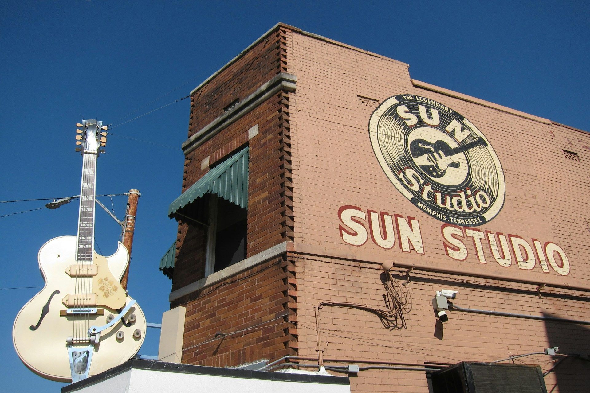 Um dos berços do rock'n'roll, Sun Studio revelou artistas como Elvis Presley, Johnny Cash e B. B. King • Foto de Frank na Unsplash