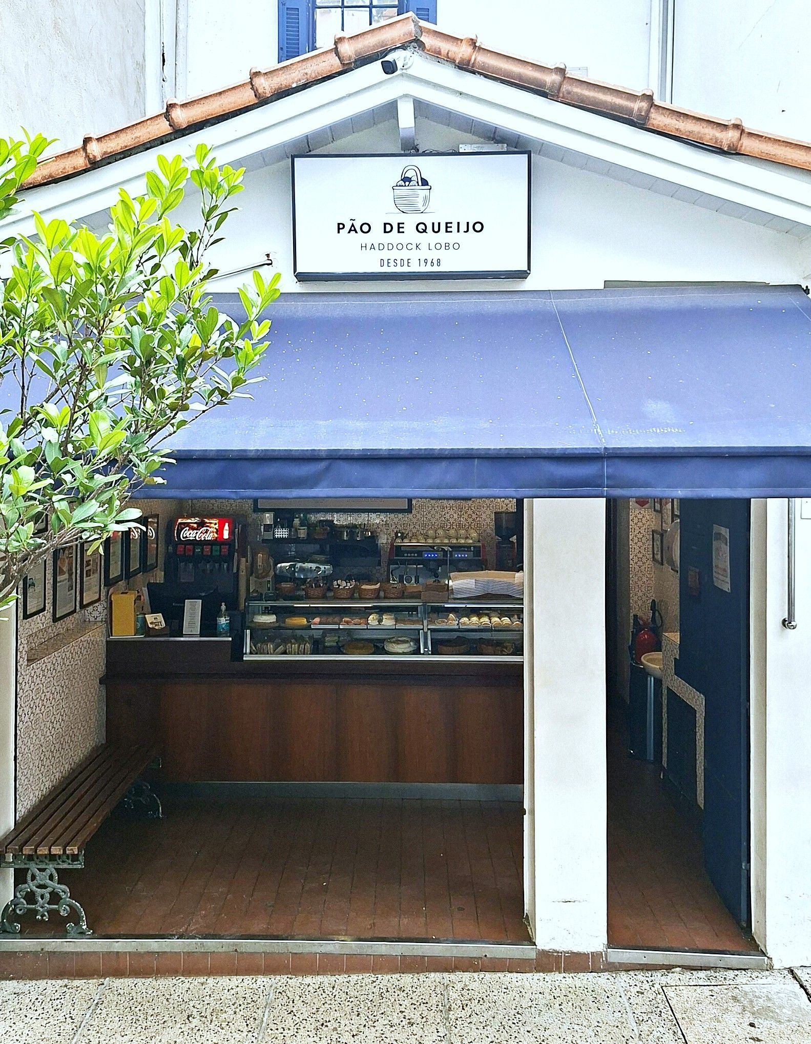 Fachada da primeira loja da Pão de Queijo Haddock Lobo • Divulgação
