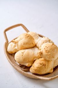 O pão de queijo de SP que caiu no gosto de Dua Lipa e Harry Styles