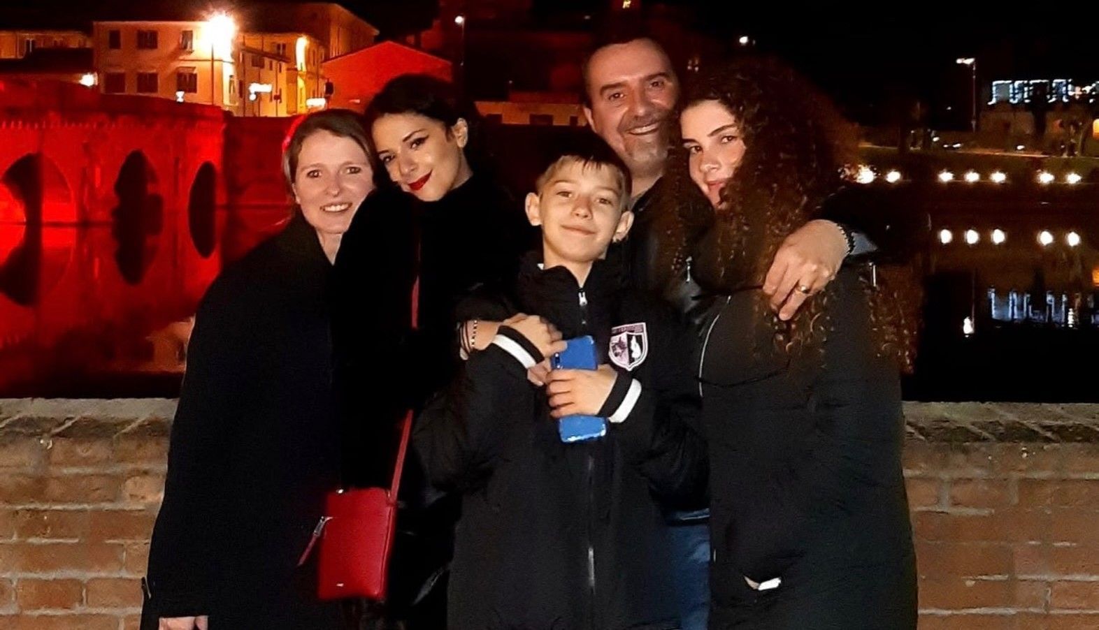 Além de Alessandro e Cristina Agnoletti, os três filhos do casal também trabalham no Amarcord • Acervo pessoal