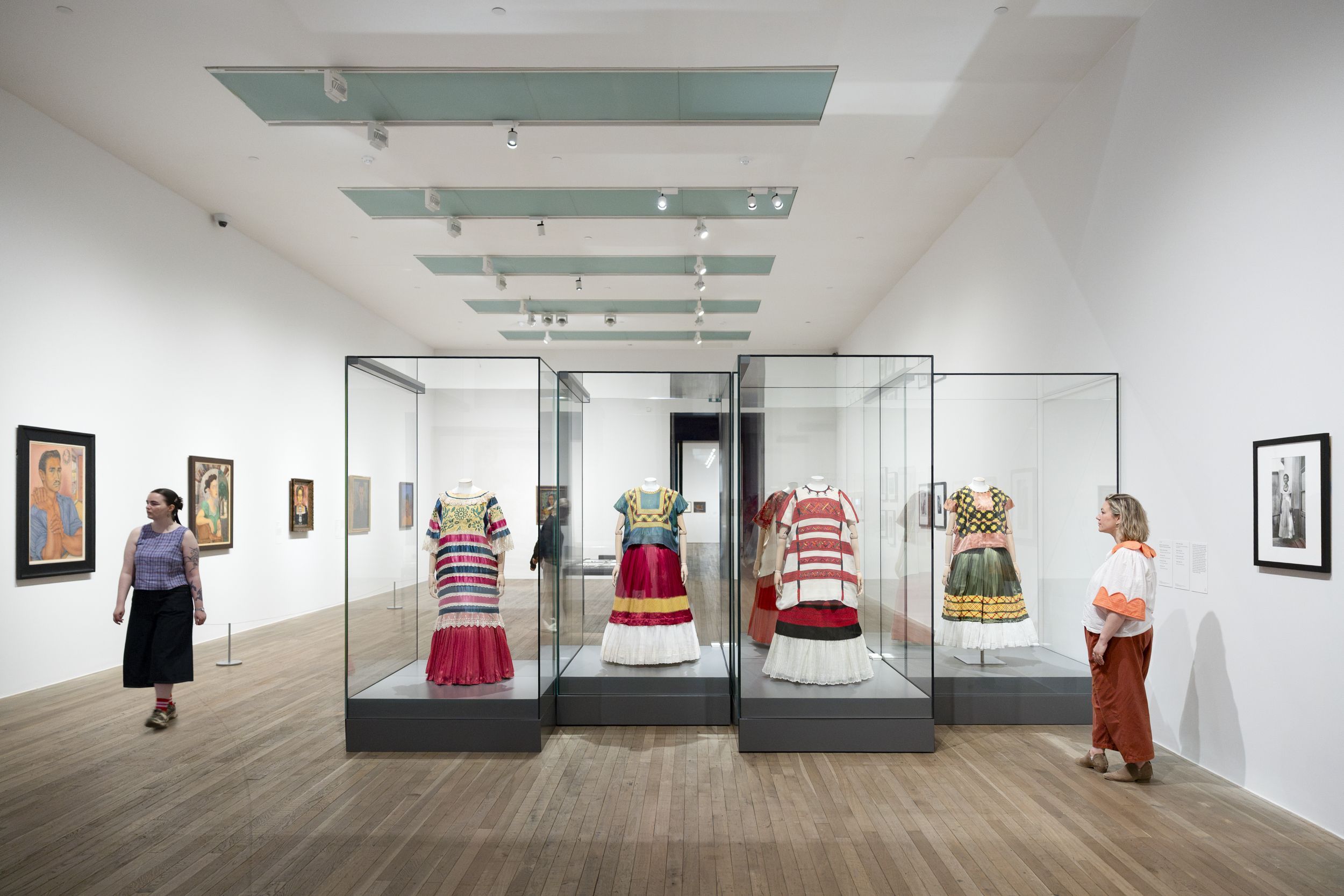 Exposição em Londres vai além da pintura de Frida, destacado também objetos, vestuário e cartas • © Tate (Larina Fernandes)