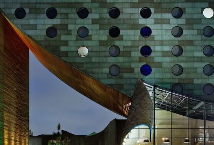 Fachada do Hotel Unique, projeto do arquiteto Ruy Ohtake que se tornou um dos ícones da arquitetura hoteleira de São Paulo
