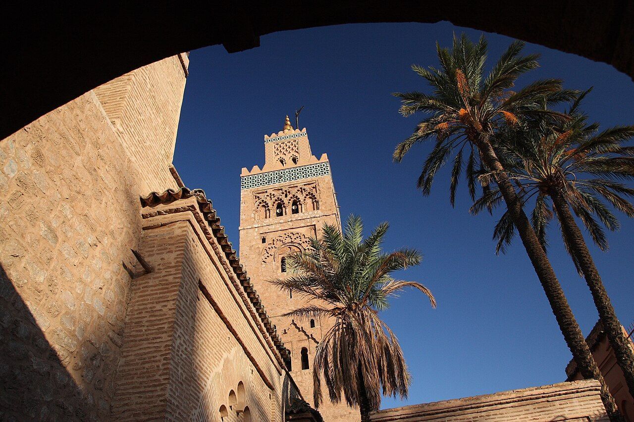 A Mesquita Koutoubia é um dos pontos mais emblemáticos de Marrakech • yeowatzup/Wikimedia Commons/CC BY 2.0