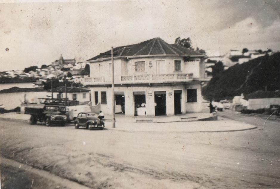 Fachada da Padaria do Lar, aberta em 1949, por Deolinda Mirandez, imigrante portuguesa e matriarca da família • Divulgação