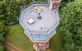 Terraço da Water Tower at Sandringham ocupa o topo da antiga torre d’água e oferece vista panorâmica para os jardins e a paisagem rural de Norfolk