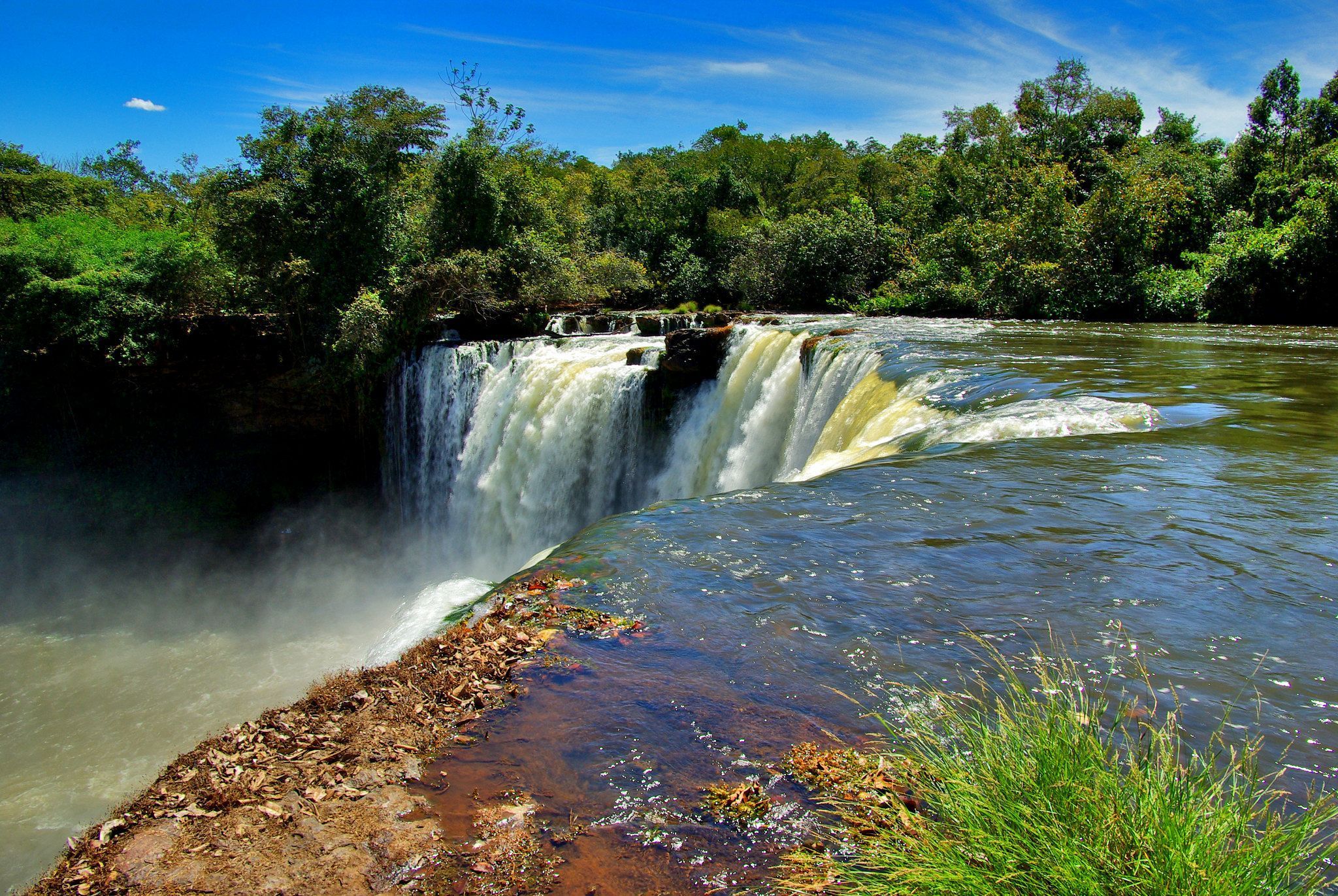A cachoeira de São Romão é uma das mais famosas do Parque Nacional da Chapada das Mesas • Otávio Nogueira, CC BY 2.0 (Flickr)