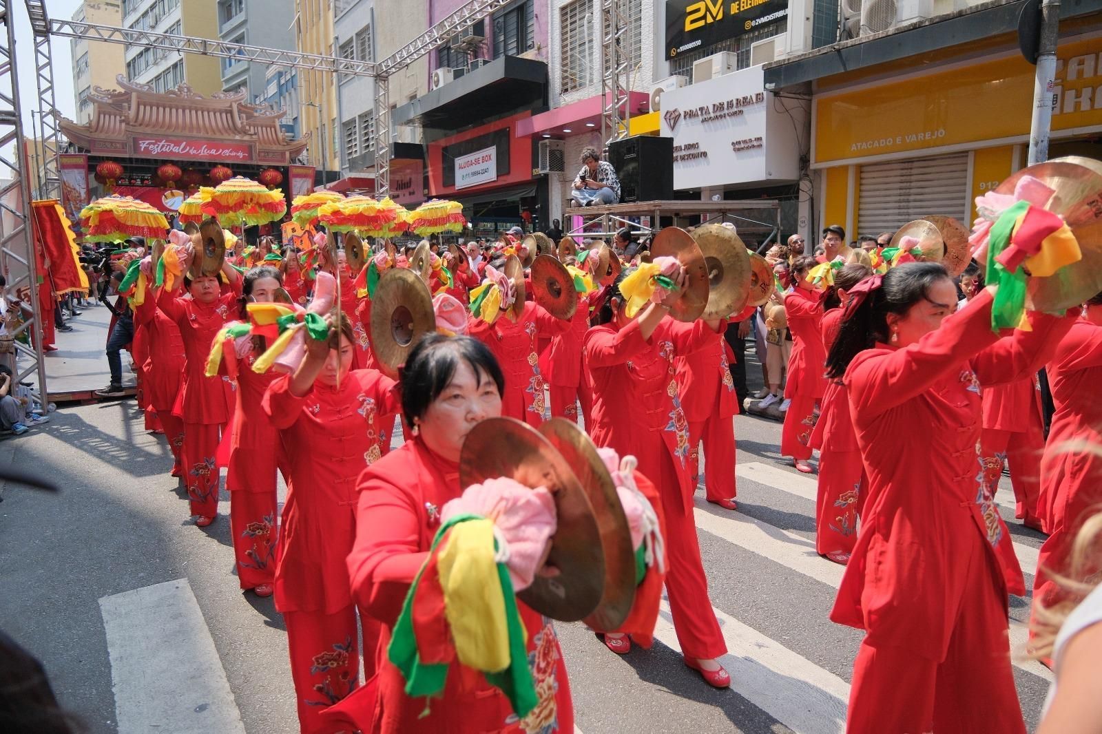 Apresentação cultural durante o Festival da Lua Chinês; programação reúne danças folclóricas e manifestações tradicionais da cultura chinesa • Divulgação