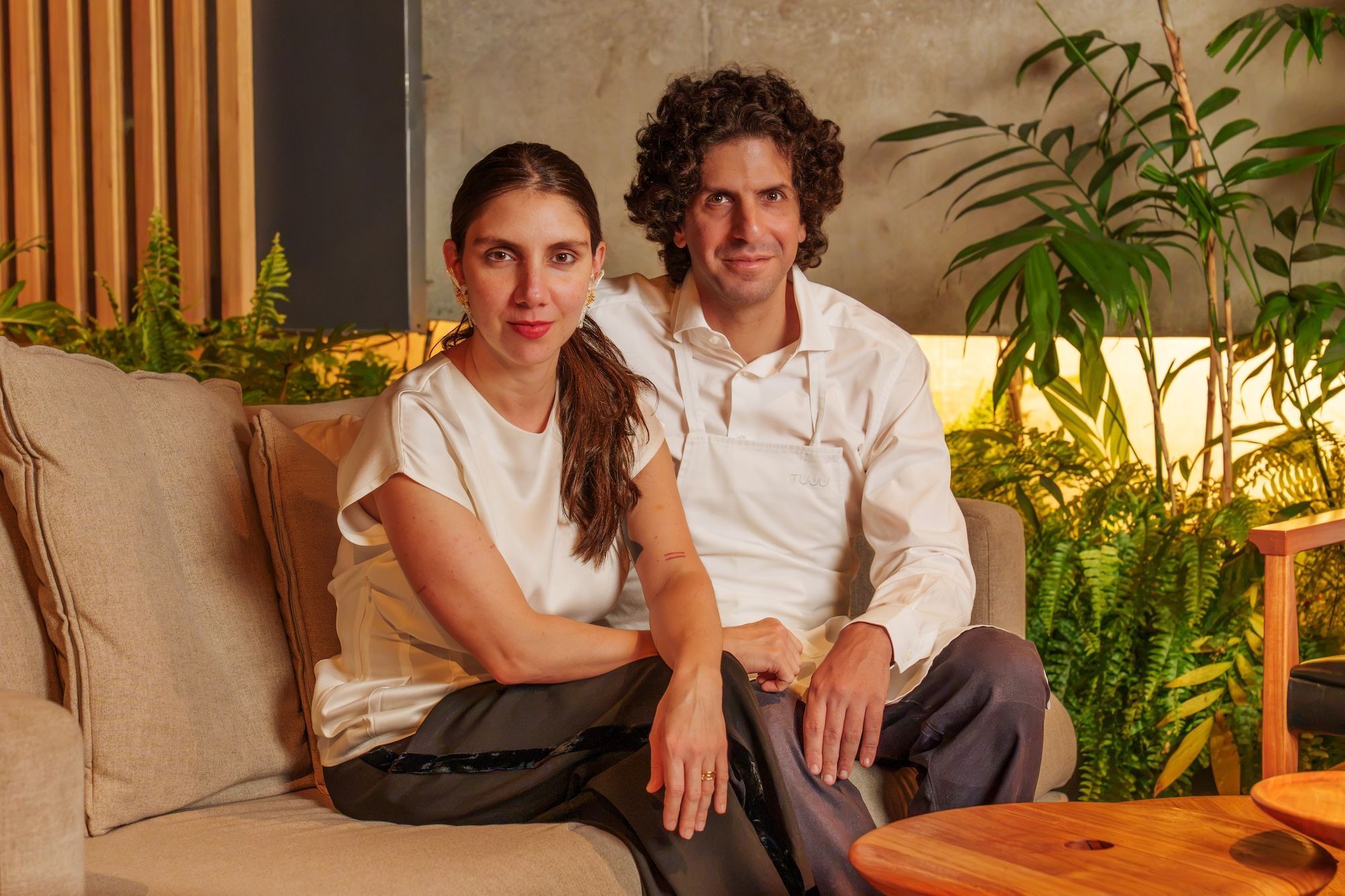 Juntos, Ivan Ralston e Katherina Cordás transformaram o Tuju em uma casa que entende hospitalidade como parte essencial da gastronomia • @kato78