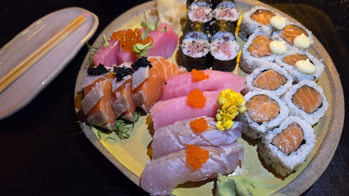 Jovem sushiwoman Yuuka Shomen brilha no Oriental Muto, em Copacabana