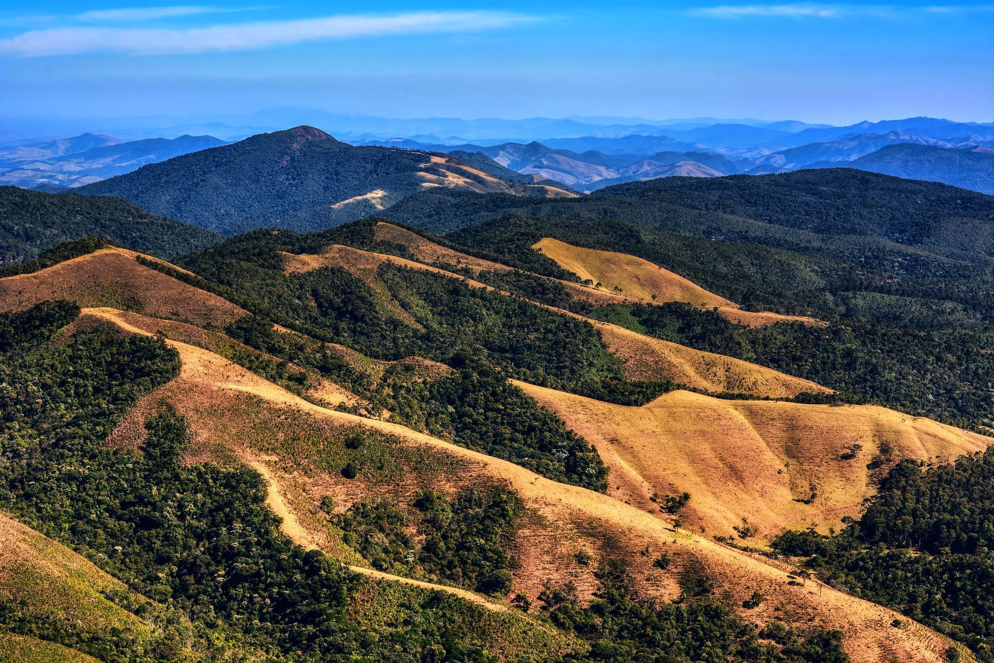 Vista do Pico Agudo, em Santo Antônio do Pinhal • Rafael Vianna Croffi, CC BY 2.0
